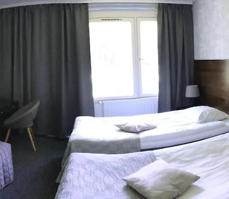 Yopuu Hotelli 3*